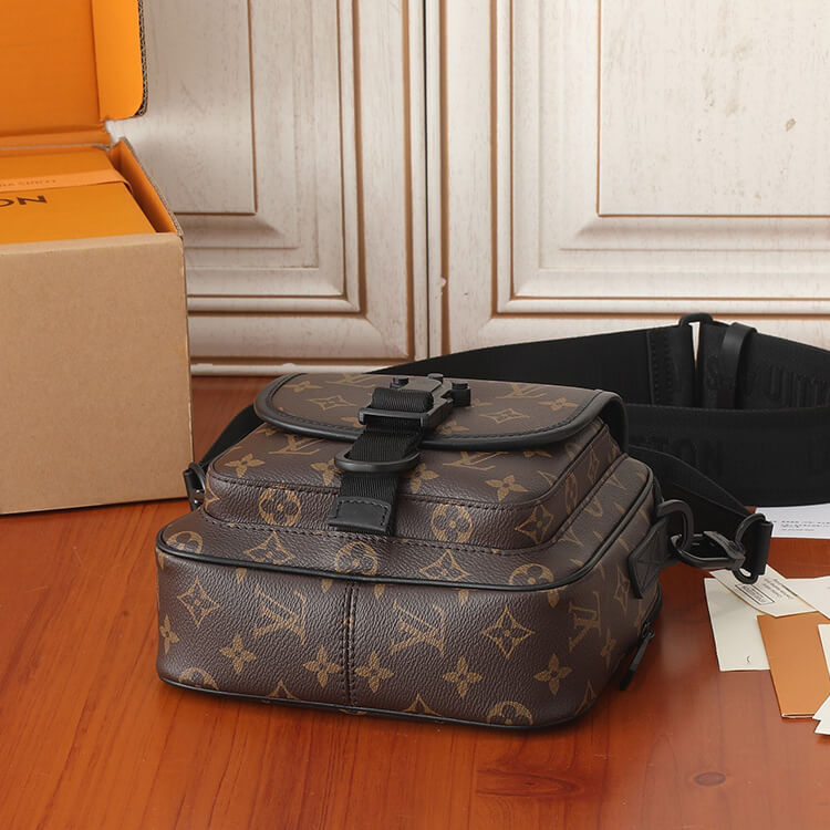 Replica-LV-Quest-Messenger-M46973-5.jpg
