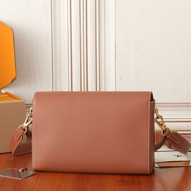 Replica-LV-Soft-Twist-M24640-4.jpg